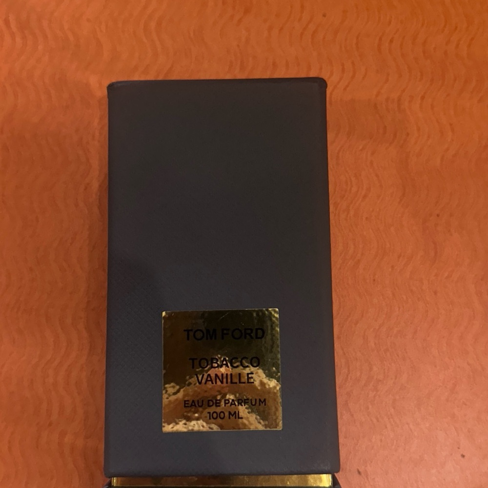 Tom Ford Tobacco Vanille Perfume in Black and Gold